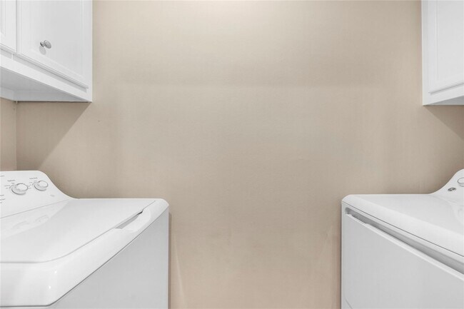 Building Photo - 8731 Bryam St