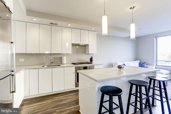 Building Photo - 1311 13th St NW