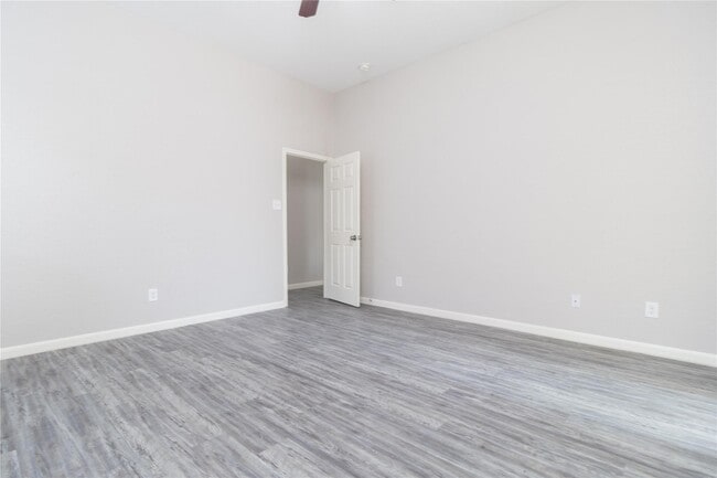 Building Photo - 23523 Maple Vista Ln