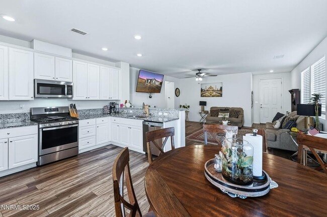 Building Photo - 326 Redwall Ct