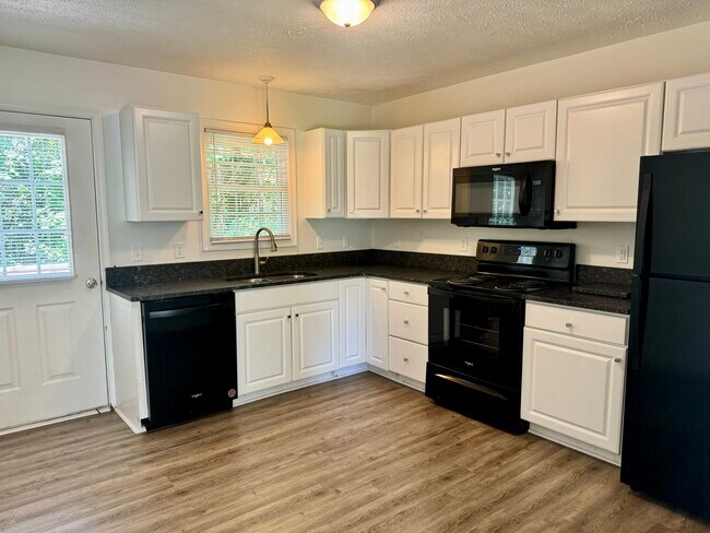 Eat in Kitchen - 4907 Sycamore Pl