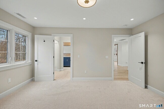 Building Photo - 156 Heatherwood Dr