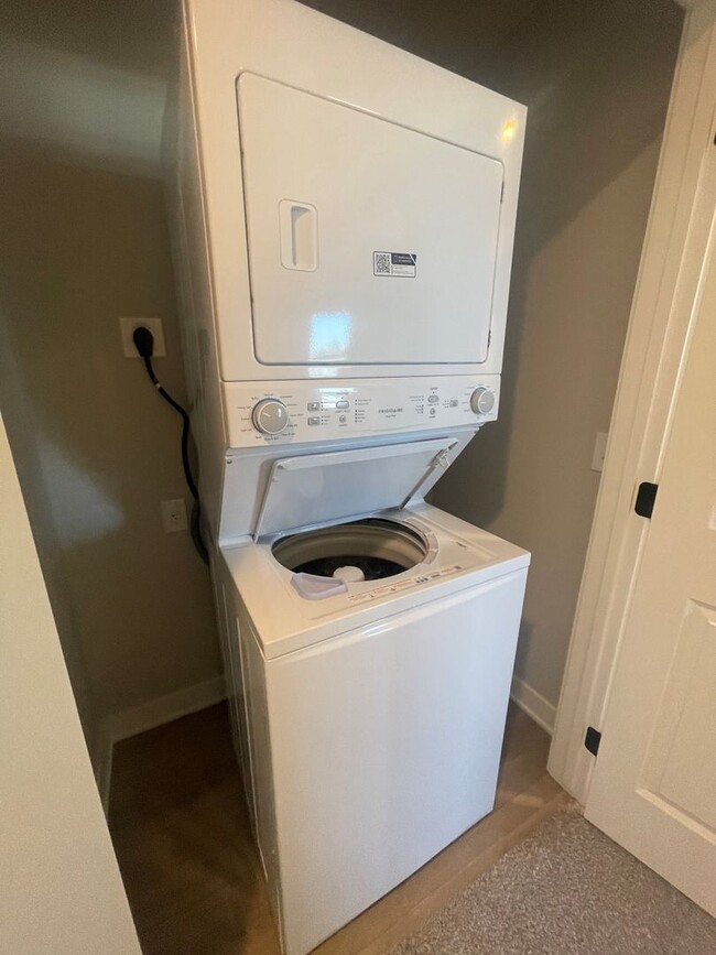 Building Photo - Townhome for Rent in Papillion