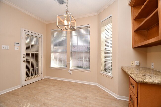 Building Photo - 5322 Pebble Way Ln