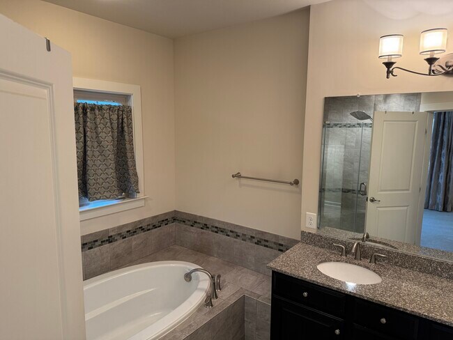 Building Photo - 9170 Kenway Ln