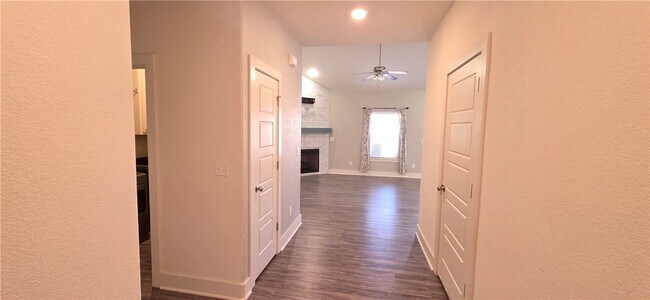 Building Photo - 511 Captain Stockton St