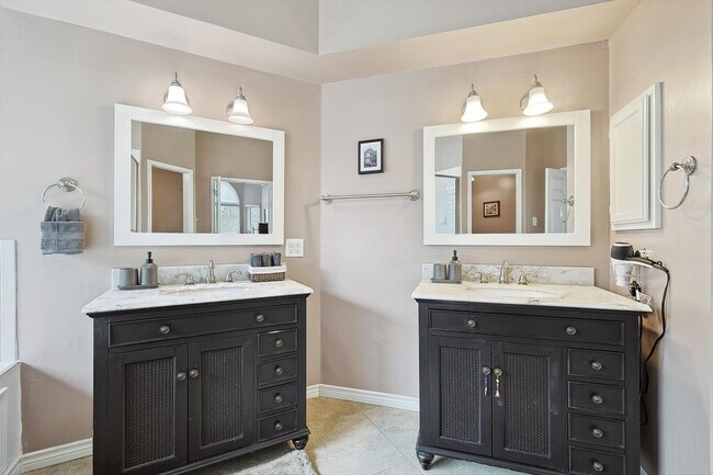 Building Photo - 2005 Glory Creek Cir