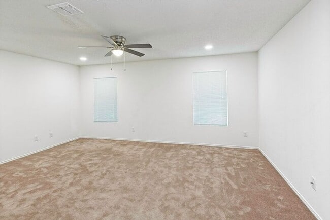 Building Photo - 2508 Clear Brook Dr