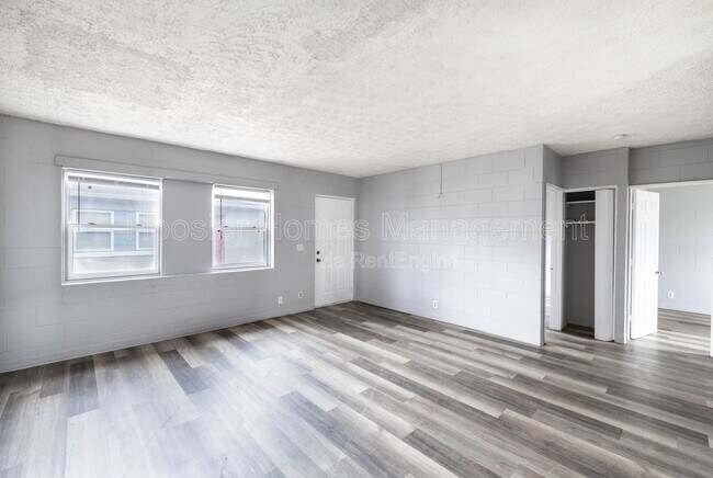 Building Photo - 1254 W 23rd St