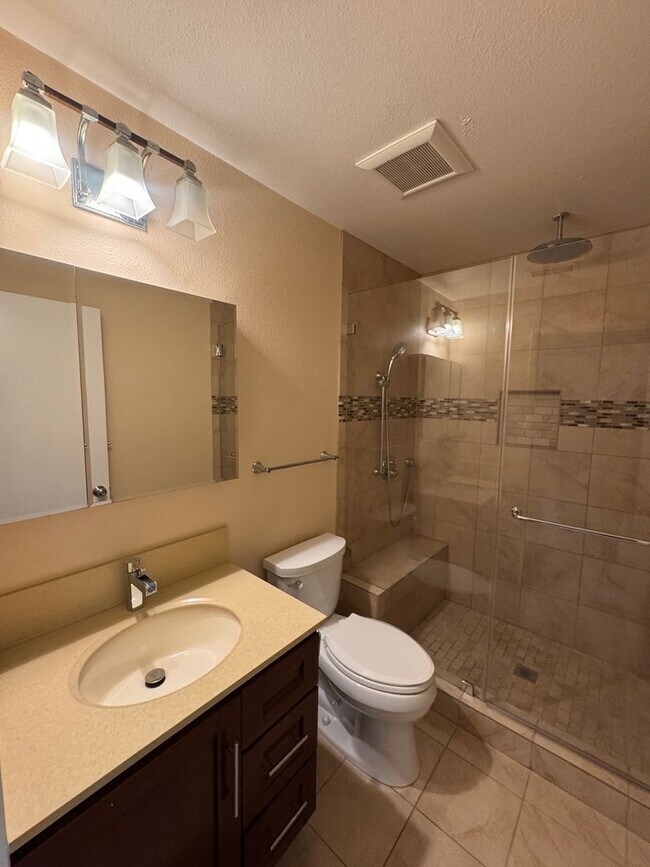 Building Photo - Nice Two-Story Unit with Attached Garage a...