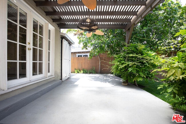 Building Photo - 1337 Westerly Terrace