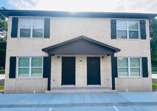 Building Photo - 416 E G St