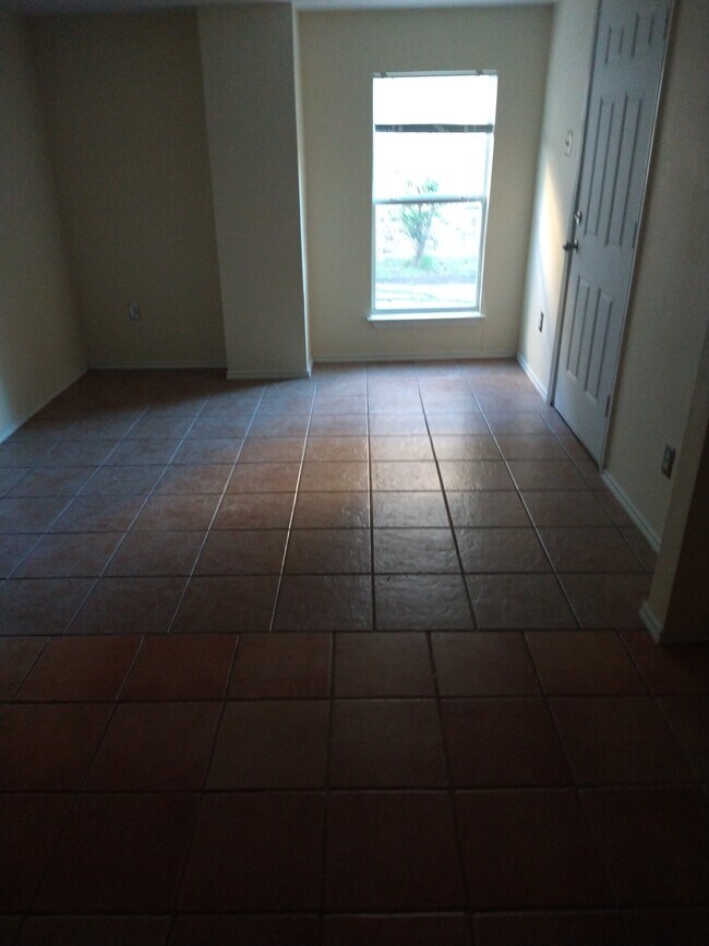 1636 Kingspoint Dr 1636 Kingspoint Dr Carrollton TX 75007 Apartment