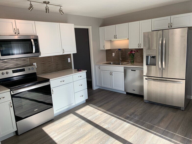 Kitchen - 424 12th Ave S