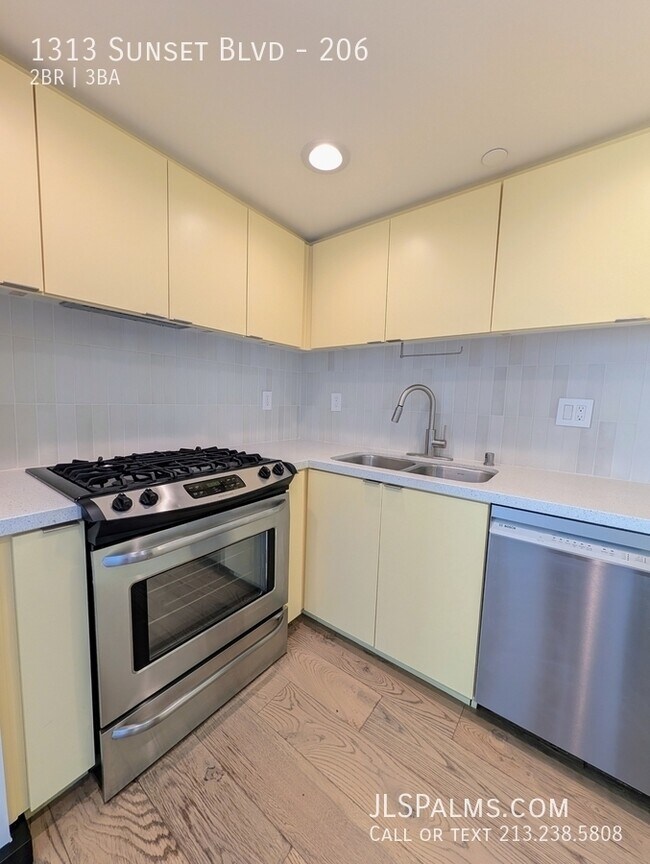 Building Photo - 1313 Sunset Blvd