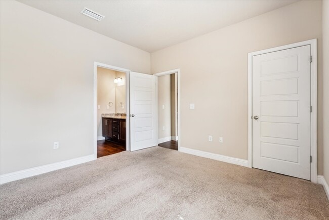Building Photo - 13149 Kinlock Falls Ave