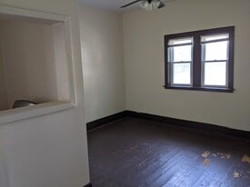 Building Photo - 878 Prospect Ave