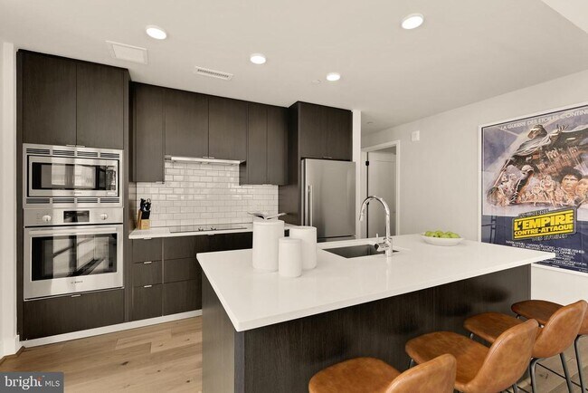 Building Photo - 1300 4th St SE