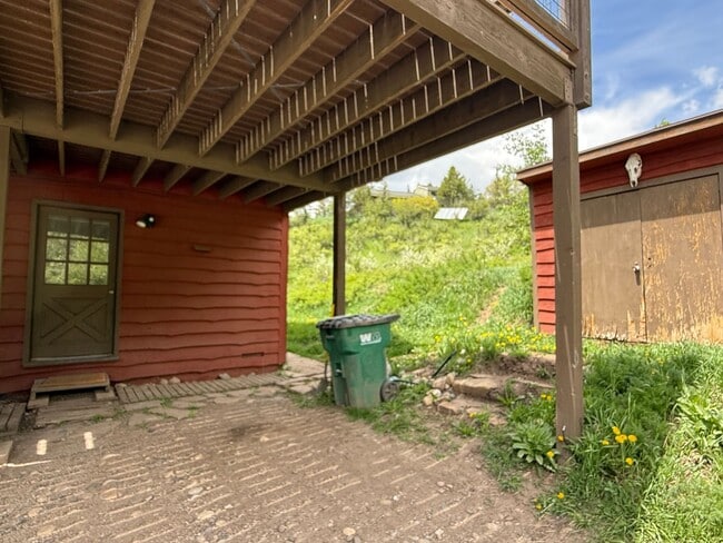 Building Photo - Live on the Mountain! 3bd/2ba Half Duplex
