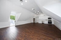 Building Photo - 42 Beechwood Ave