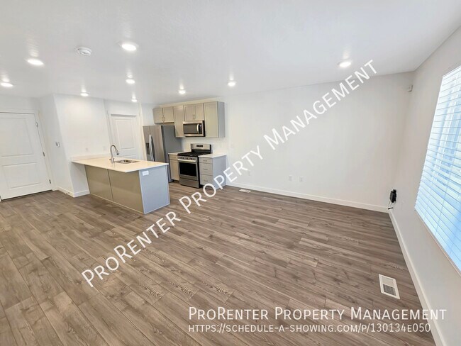 Building Photo - 2802 N Airmen Ave
