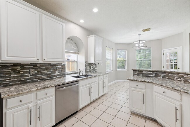 Building Photo - 9215 Colonyway Ct