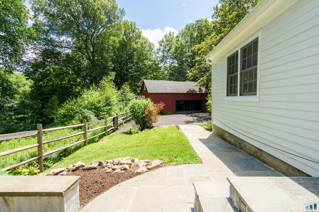 Building Photo - 1005 Smith Ridge Rd