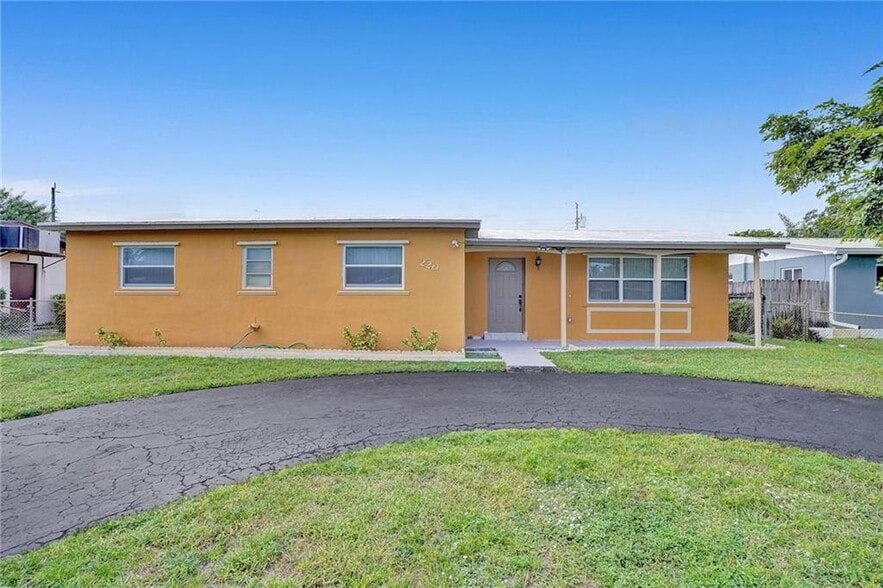 Primary Photo - 220 N 66th Ave