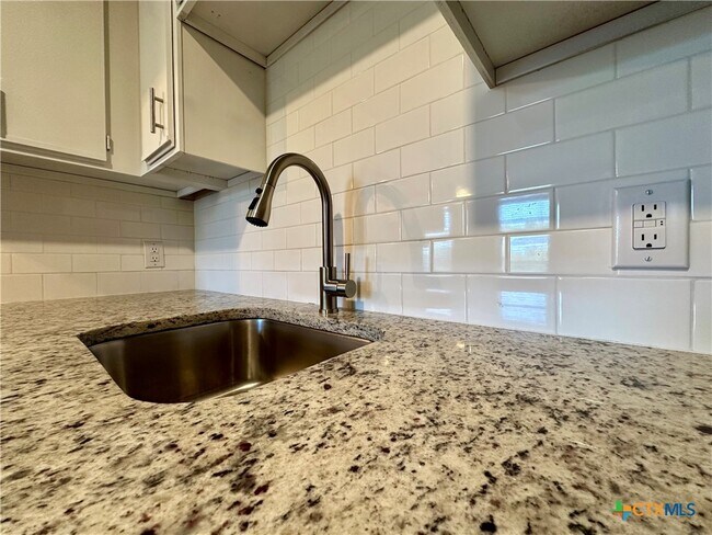 Building Photo - 1409 N Bishop St