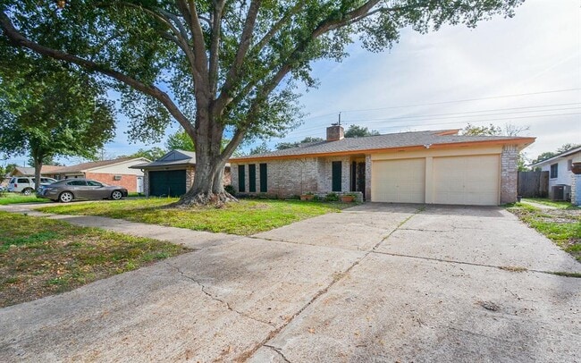 Primary Photo - 9334 Golden Wood Ln