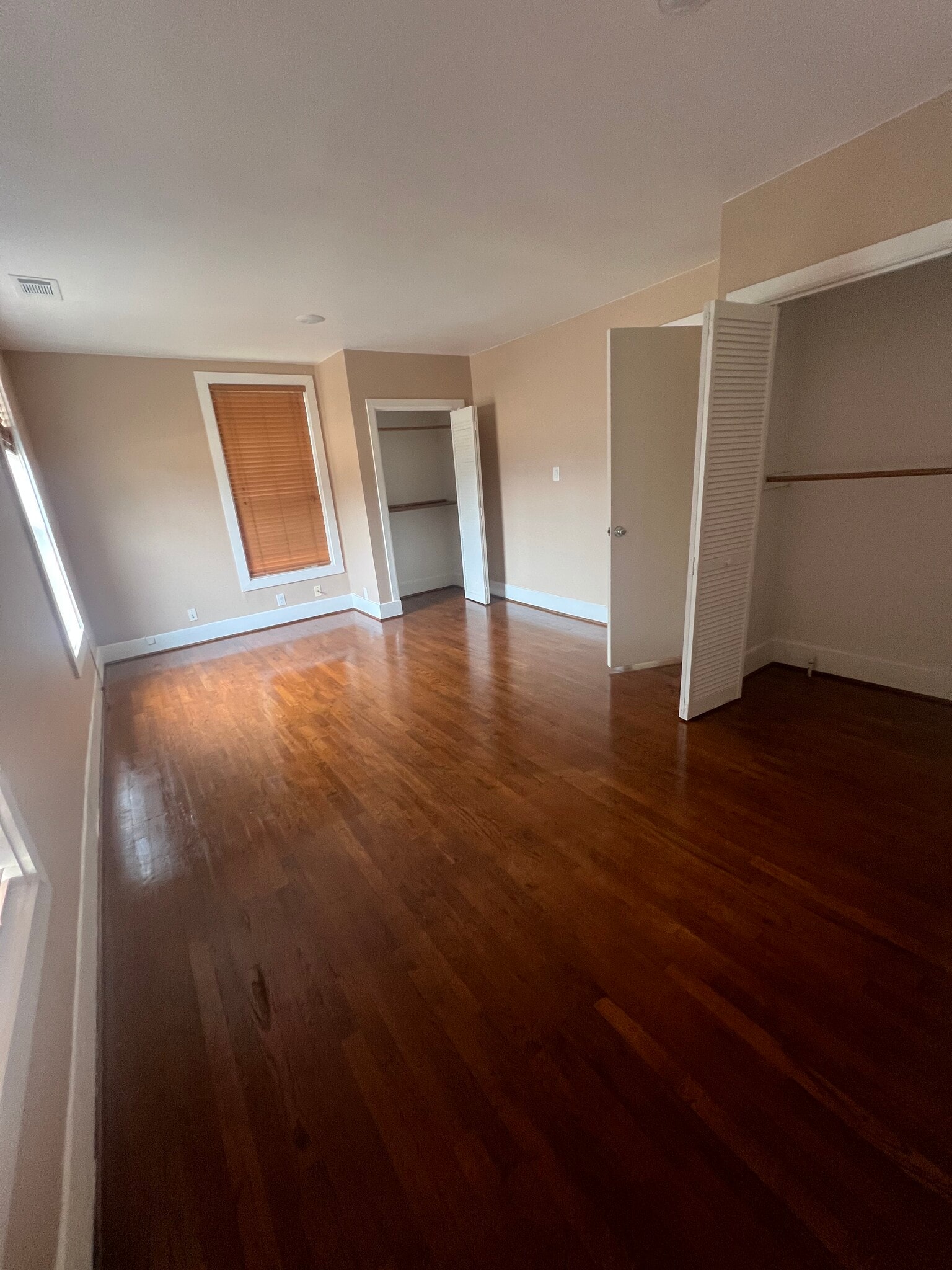 Building Photo - 702 Avondale St