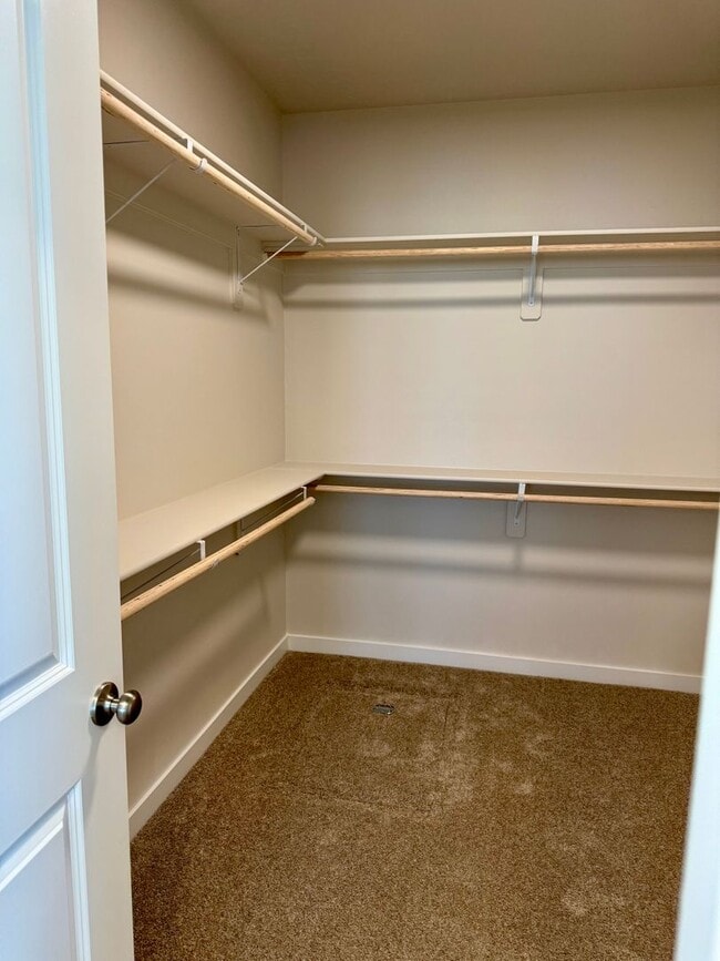 Building Photo - 4 bed 2 bath in Caldwell, Landscaping Incl...