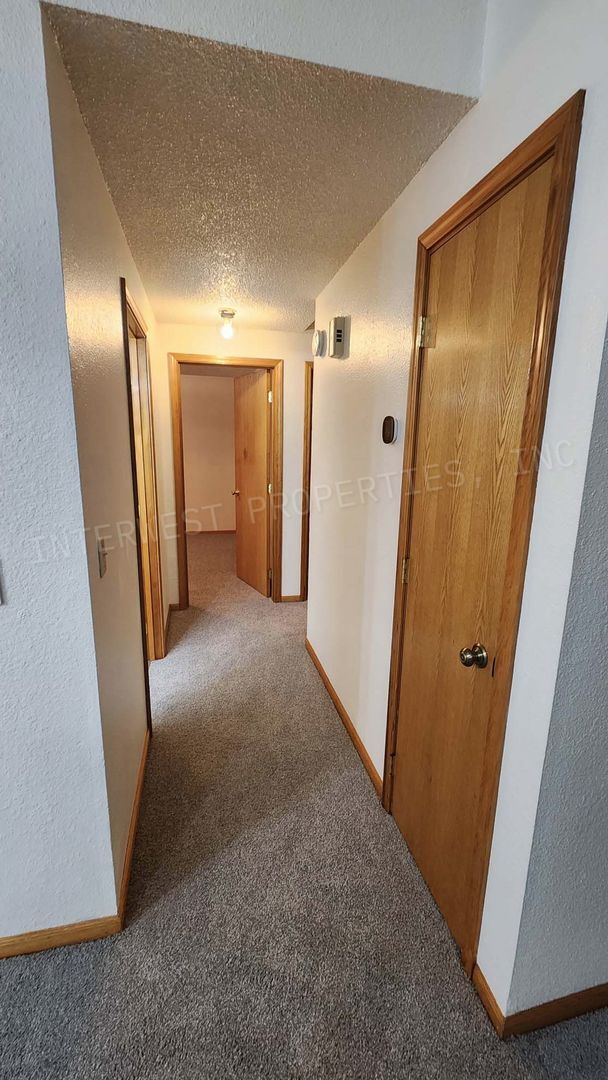 Building Photo - *1/2 OFF 1ST MONTH'S RENT* 3 Bed 2 Bath Beaverton Home with big backyard, storage shed, A/C and f...