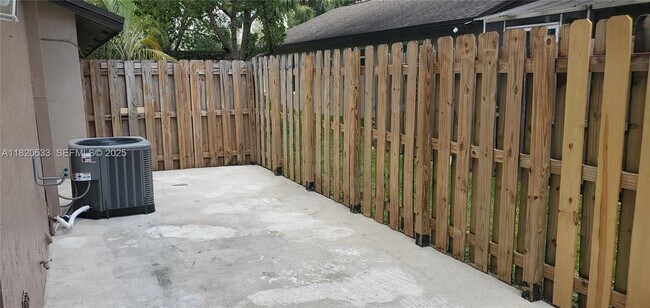 Building Photo - 3937 NW 122nd Terrace