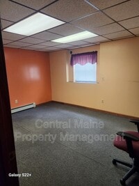 Building Photo - 571 Sabattus St