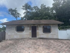Building Photo - 2743 Pine Tree Ln