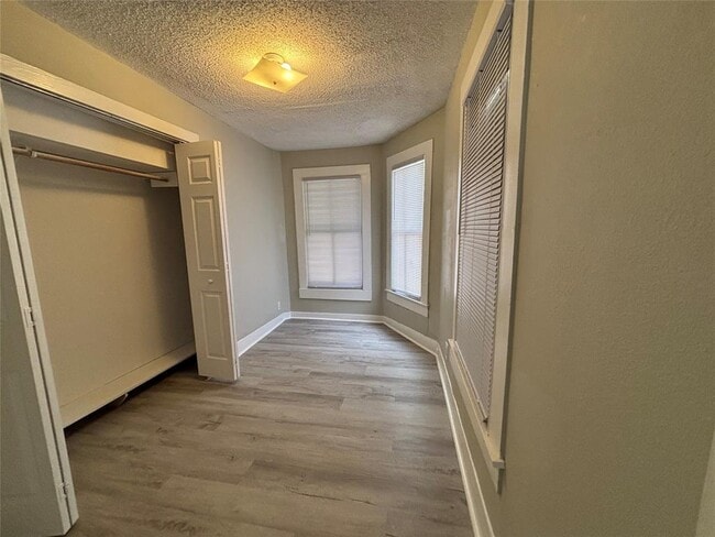 Building Photo - 1724 Ave N 1/2