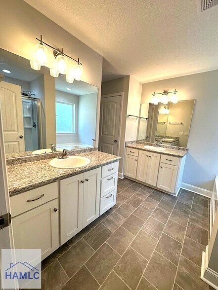 Building Photo - 156 Hamlet Ct