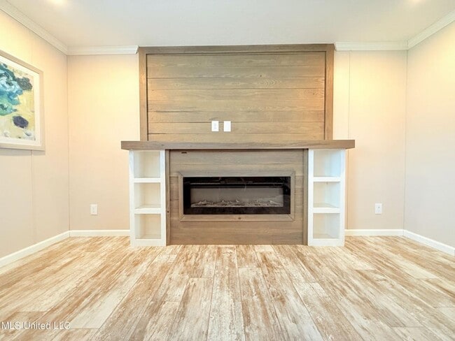 Building Photo - Spacious 5-Bedroom Home on Half an Acre