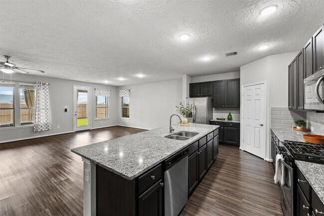 Building Photo - 15335 Oakheath Colony Ln