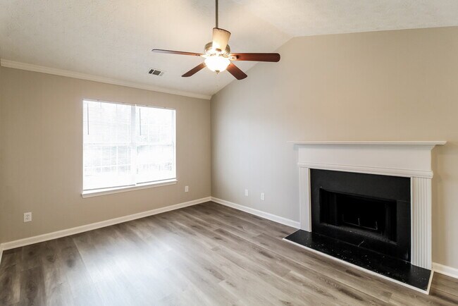 Building Photo - 105 Cypress Dr