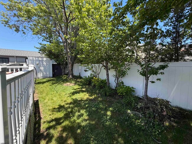 Building Photo - 415 N Harvard Ave