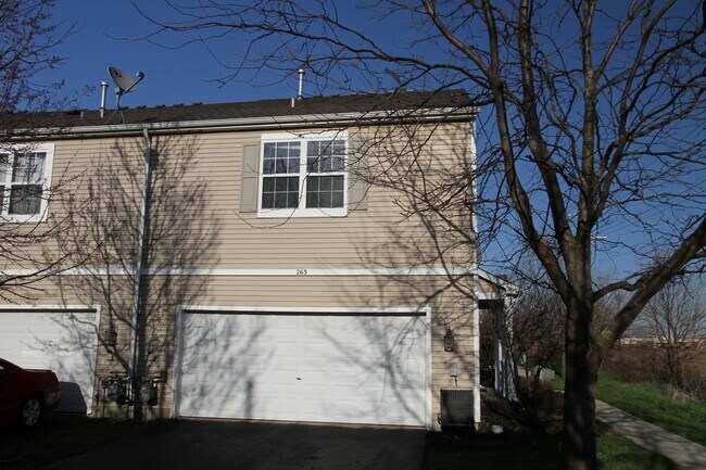 Building Photo - 263 Springbrook Trail S