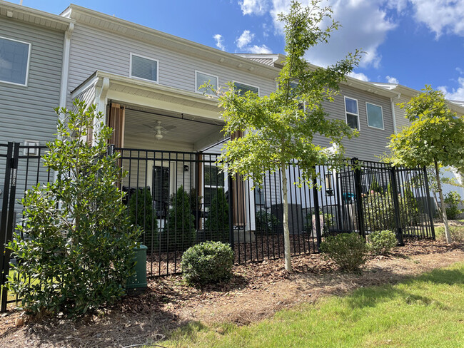 Building Photo - 6326 Grace Lily Dr