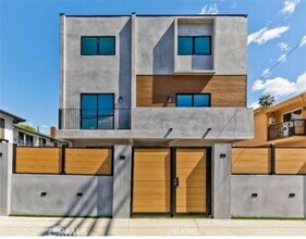 Building Photo - 6130 Hazeltine Ave