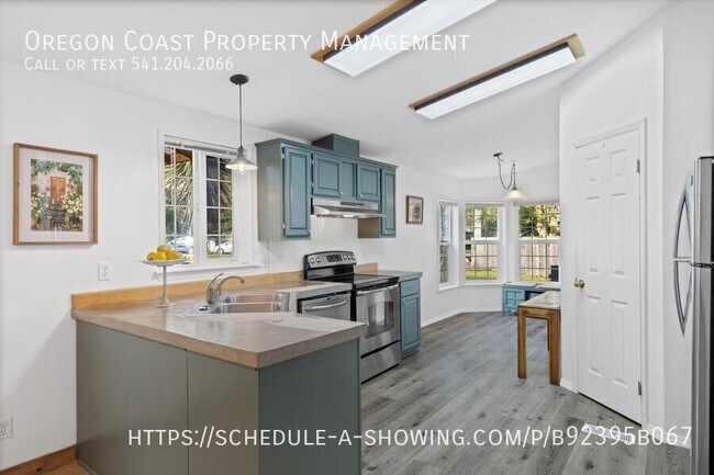 Building Photo - 2347 N Chinook Ln