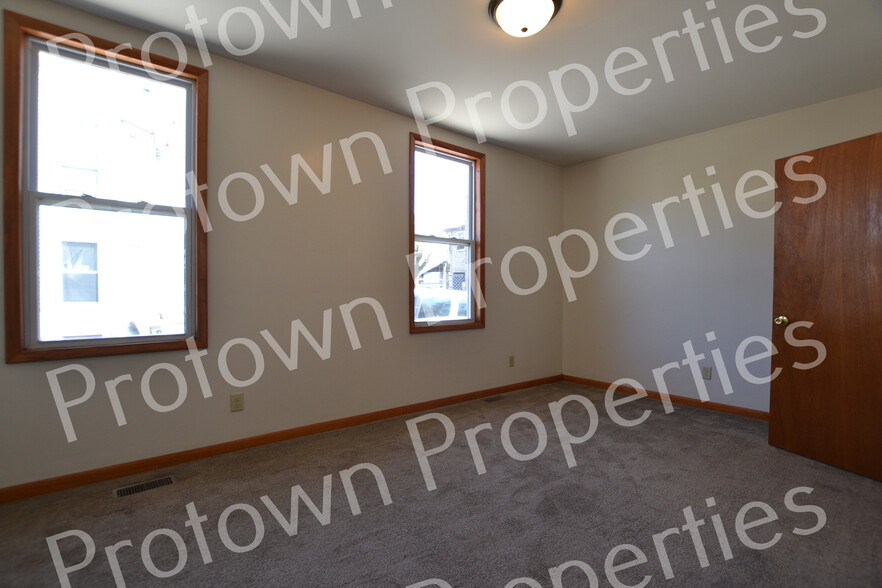 Building Photo - 122 Baker Ave