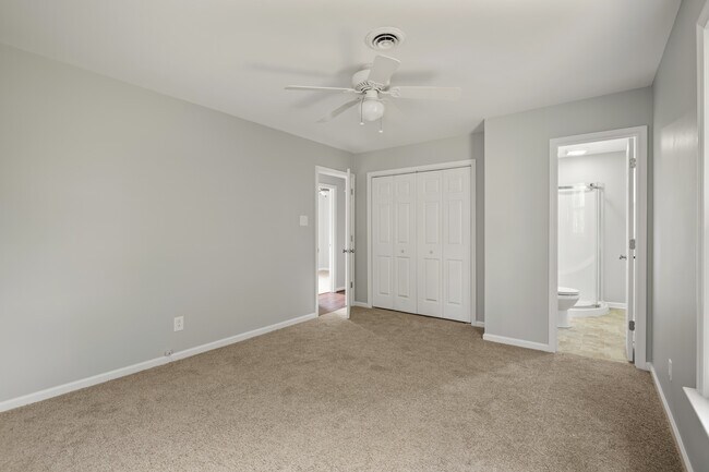 Building Photo - 5712 Sara Kay Dr