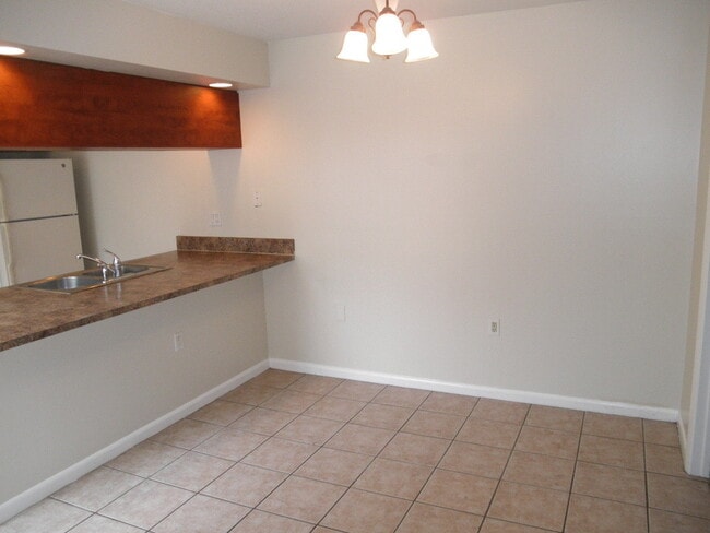 Building Photo - Waterside Luxury Townhomes