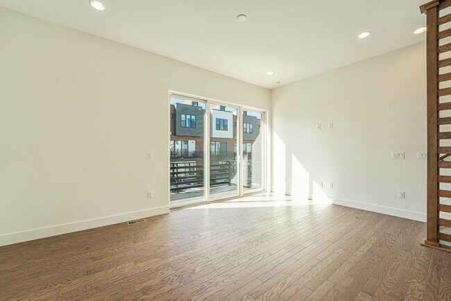 Building Photo - 2663 Nicholas Wy